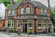 reino unido estudia una medida extrema para reabrir los pubs: limitar el consumo de cerveza