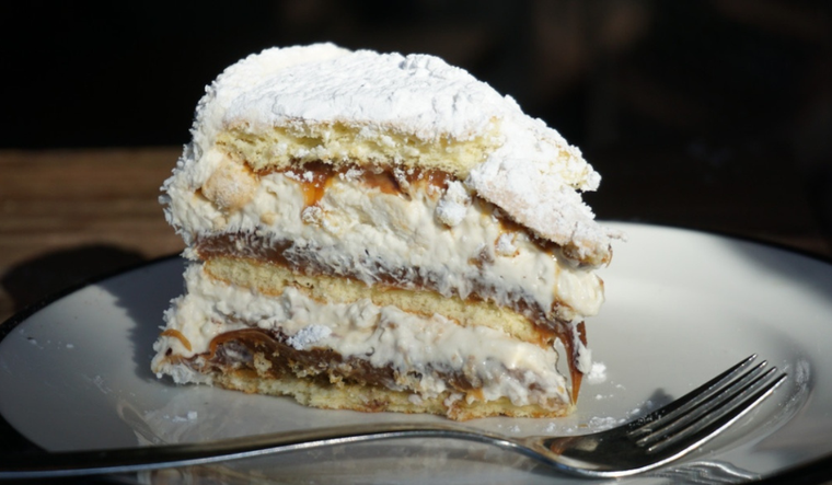 La receta de postre Balcarce nació en la ciudad bonaerense de Balcarce en la década del 50, en una confitería llamada “Paris”. La receta de postre Balcarce nació en la ciudad bonaerense de Balcarce en la década del 50, en una confitería llamada “Paris”.