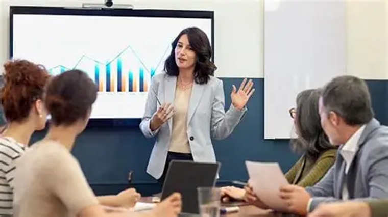La presencia femenina en la industria IT ha crecido, pero el avance sigue siendo más lento de lo que demandan las empresas. La presencia femenina en la industria IT ha crecido, pero el avance sigue siendo más lento de lo que demandan las empresas.