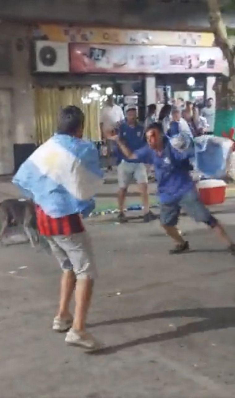 Las imágenes fueron grabadas por testigos del hecho