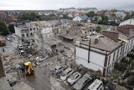Así quedó un área residencial de Kiev tras el ataque con drones de Rusia