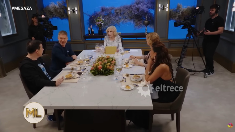 Mirtha Legrand fue al hueso con Adrián Suar. Mirtha Legrand fue al hueso con Adrián Suar.