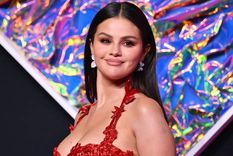 Selena Gomez combate contra una enfermedad diagnosticada en 2015.