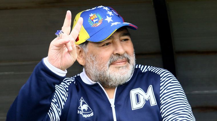 Maradona quiere cerrar el año con una sonrisa.