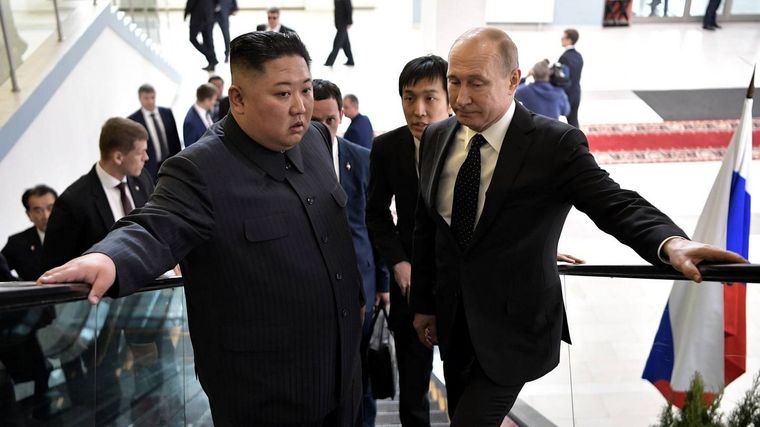 Kim y Putin, en una cita del pasado. Foto: Afp.