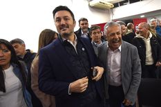 Luis Petri y Alfredo Cornejo anunciaron la alianza de Cambia Mendoza y La Libertad Avanza. Luis Petri y Alfredo Cornejo anunciaron la alianza de Cambia Mendoza y La Libertad Avanza.