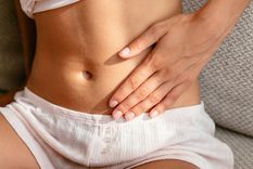 Los alimentos con propiedades diuréticas ayudan a combatir la retención de líquidos.