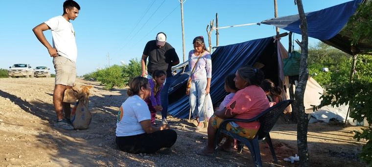 La ONG Pata Pila sigue trabajando en las zonas afectadas por la crecida del río, para contener a los más afectados Foto: Gentileza Pata Pila