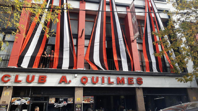 Acorralada por una deuda, la comisión directiva de Quilmes pidió ayuda a sus fanáticos Foto: Prensa Club Quilmes de Mar del Plata