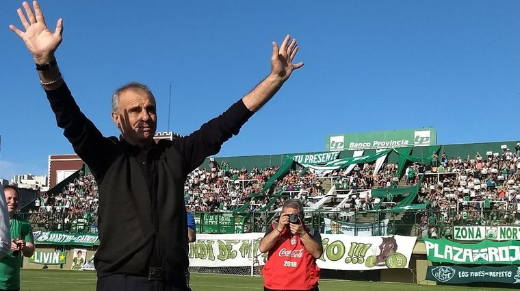 Carlos Barisio en la cancha de Ferro. Ferro Carril Oeste Foto: Ferro Carril Oeste