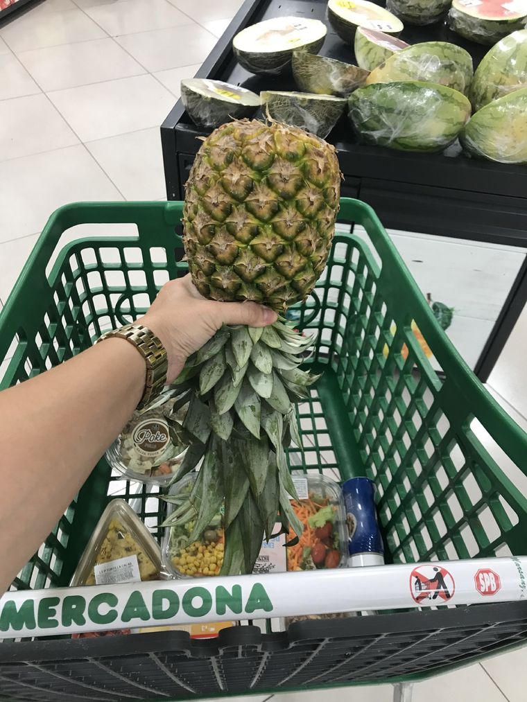 El Desafío de la piña se volvió viral en todo el mundo, pero no deja de ser un fenómeno con cierto peligro Foto: X