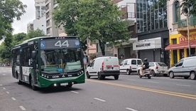 La línea 44, perteneciente al grupo DOTA, sigue trabajando. La línea 44, perteneciente al grupo DOTA, sigue trabajando.