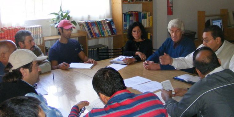 Reunión con representantes de entidades en Tunuyán.