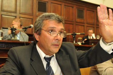 MDZol | Carlos Bianchinelli, jefe de los diputados del justicialismo. Foto: Marcelo Ruiz /MDZ