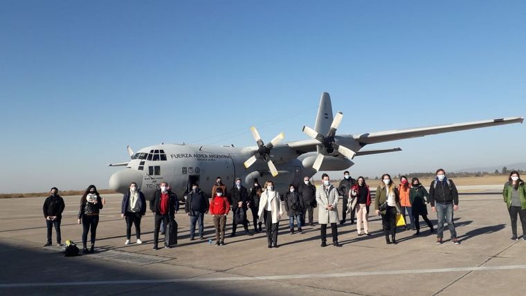 El arribo del personal sanitario a Jujuy hoy. Foto: Twitter