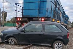 Los automovilistas dejaron de confiar en los dispositivos automáticos y comenzaron a pasar aún con la barrera baja.