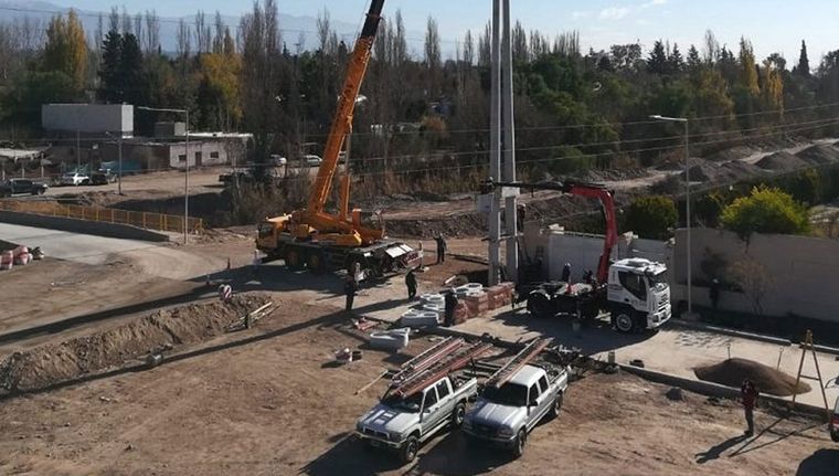 Trabajan para reestablecer la energía electrica. Foto: Gobierno de Mendoza