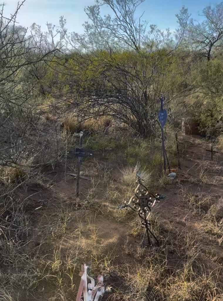 Entre el mito popular y el fenómeno paranormal: los secretos detrás de la sepultura maldita que estremece a quienes transitan la desolada Ruta 153. Entre el mito popular y el fenómeno paranormal: los secretos detrás de la sepultura maldita que estremece a quienes transitan la desolada Ruta 153.