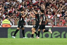 El equipo de Eduardo Domínguez abrió la cuenta temprano por medio de Alexis Castro. Foto: NA El equipo de Eduardo Domínguez abrió la cuenta temprano por medio de Alexis Castro. Foto: NA