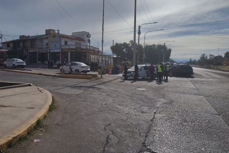 La víctima era de Godoy Cruz y conducía una Corven 110 cc. El colectivo era de la línea 300. La víctima era de Godoy Cruz y conducía una Corven 110 cc. El colectivo era de la línea 300.