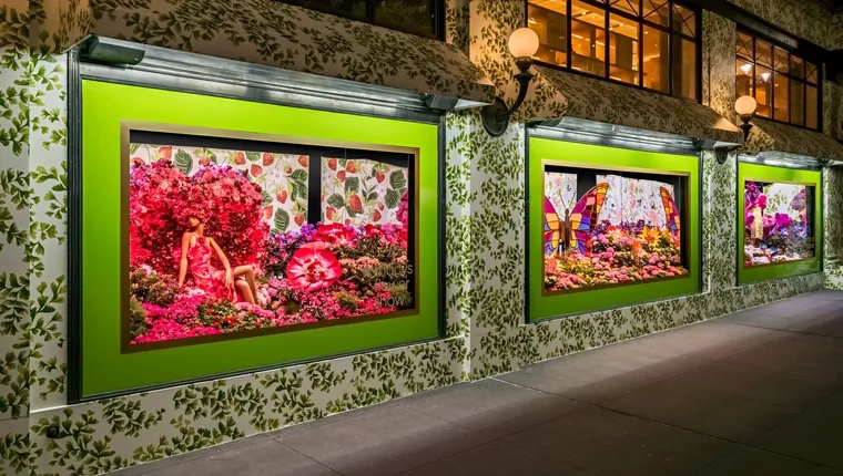 Flower Show: vidriera para la famosa tienda Macy's. New York (2024). Flower Show: vidriera para la famosa tienda Macy's. New York (2024).