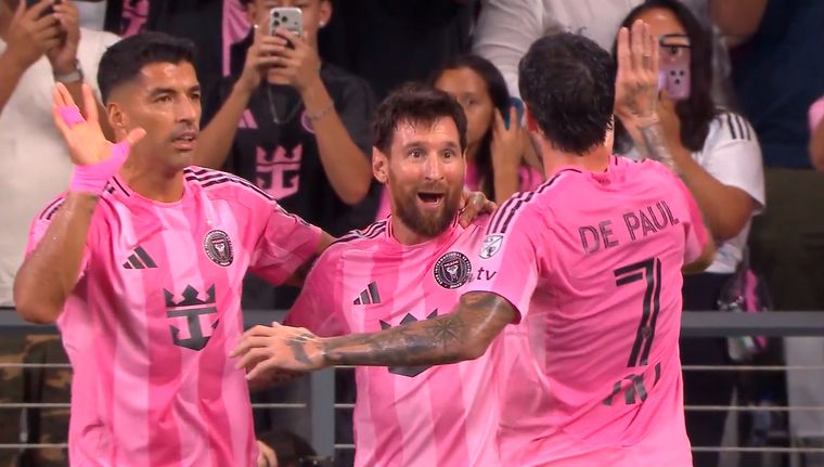 Lionel Messi, cada vez más cerca de ser el máximo goleador histórico de tiro libre.