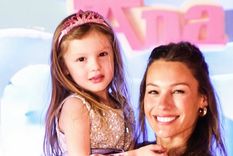 Así fue el look de Pampita para la celebración del cumpleaños de su hija.