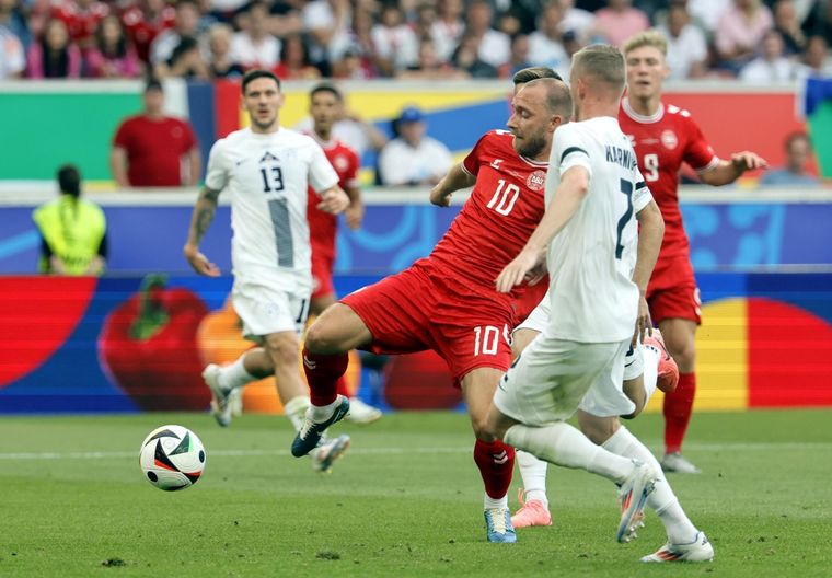 Dinamarca y Eslovenia debutan en la Eurocopa. Foto: EFE