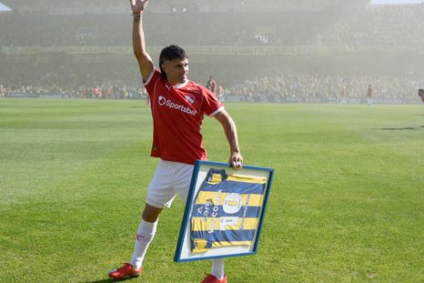 Los hinchas del Rojo tienen a Malcorra entre ceja y ceja por una definición insólita en la eliminación contra Central. Los hinchas del Rojo tienen a Malcorra entre ceja y ceja por una definición insólita en la eliminación contra Central.