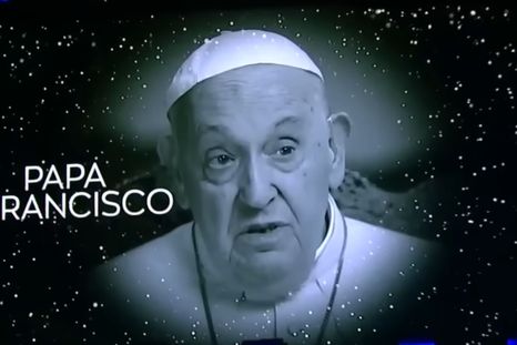 El Papa Francisco fue homenajeado en los Premios Martín Fierro 2025. El Papa Francisco fue homenajeado en los Premios Martín Fierro 2025.