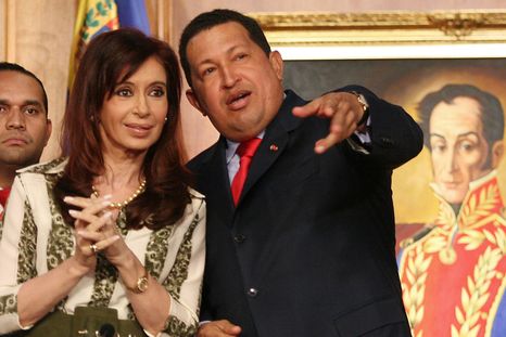 Cristina Fernández de Kirchner y Hugo Chávez. Cristina Fernández de Kirchner y Hugo Chávez.