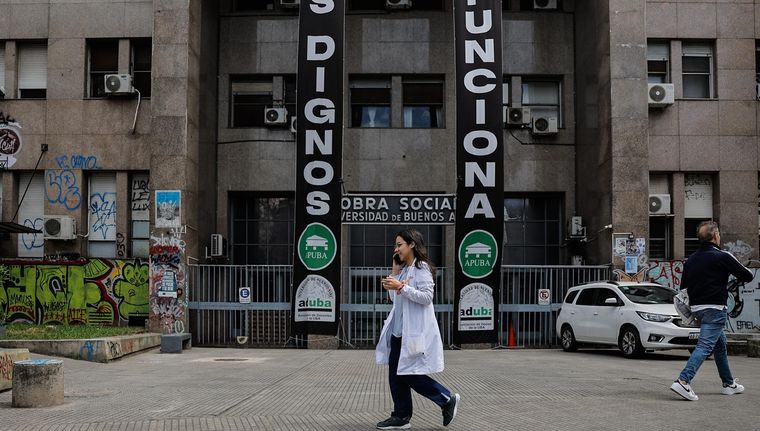 Universidades nacionales realizarán mañana un paro de 72 horas en reclamo de la aplicación de la ley de Financiamiento que fue sancionada por el Congreso.