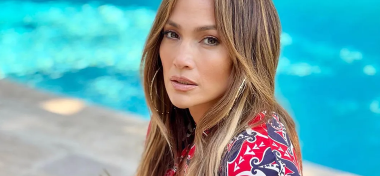 Jennifer Lopez es un icono de la moda. Foto: Instagram @jlo
