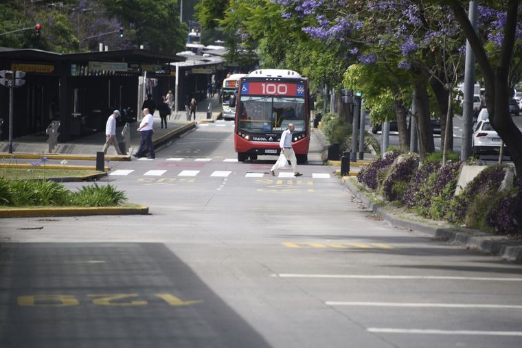 Aumento Cada pasaje de colectivo en el AMBA se paga $52,96 Foto: Juan Mateo Aberastain Zubimendi/MDZ