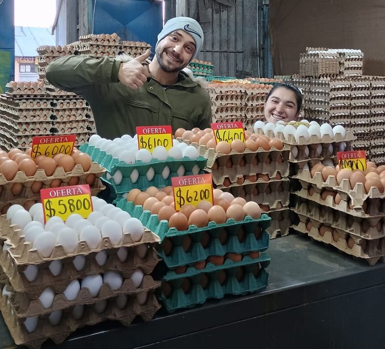 Pura sonrisas entre torres de maples. Pura sonrisas entre torres de maples.