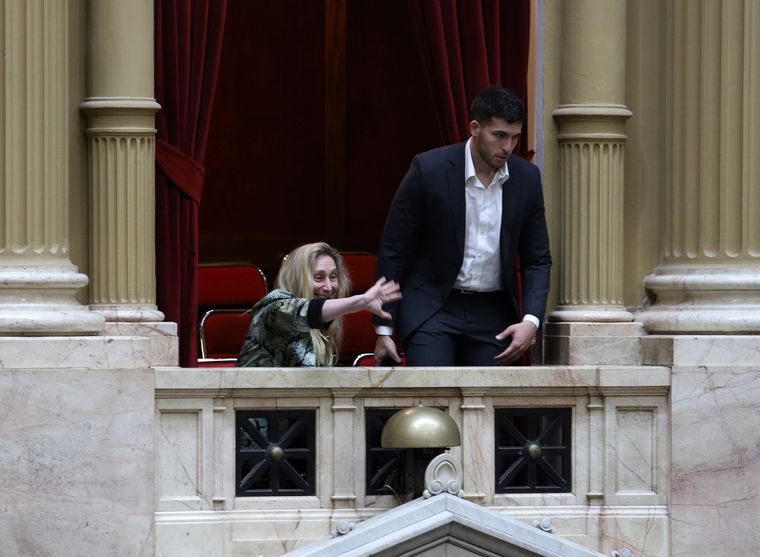 Karina Milei celebra el triunfo libertario en la Cámara de Diputados. Foto: Noticias Argentinas