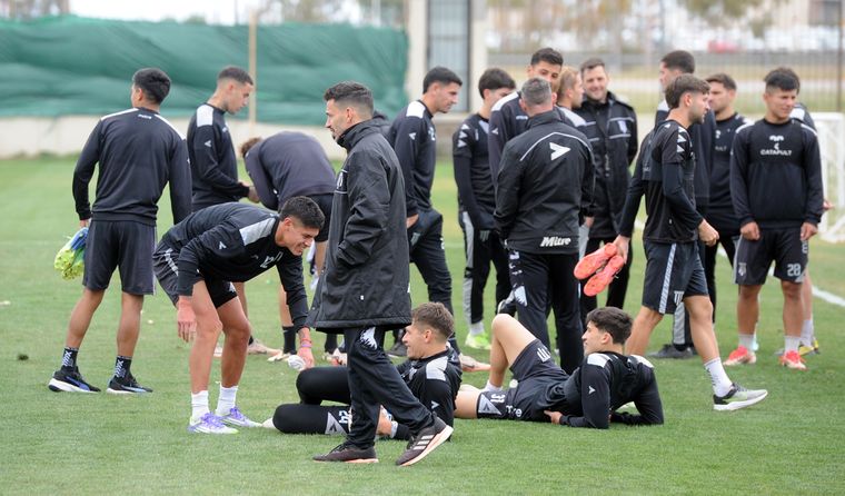 Gimnasia continúa con su preparación en el predio del aeropuerto.&nbsp;