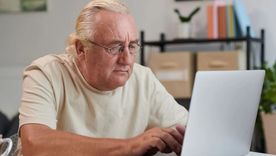 La generación Silver está integrada por personas de más de 55 años que han decidido mantenerse activas a nivel de empleo y buscan ser valoradas por sus aportes a la organización. 