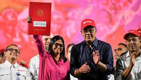 La presidenta encargada, Delcy Rodríguez, junto a su hermano y presidente de la Asamblea Nacional, Jorge Rodríguez, tras la aprobación de la reforma de la Ley de Hidrocarburos. La presidenta encargada, Delcy Rodríguez, junto a su hermano y presidente de la Asamblea Nacional, Jorge Rodríguez, tras la aprobación de la reforma de la Ley de Hidrocarburos.