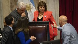 Los senadores de La Libertad Avanza, Patricia Bullrich, Esteban Abdala, y Agustín Aníbal Monteverde. Los senadores de La Libertad Avanza, Patricia Bullrich, Esteban Abdala, y Agustín Aníbal Monteverde.