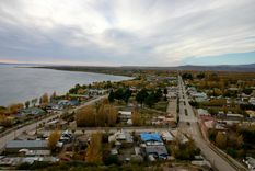 Chile Chico combina frutales, historia y paisajes imponentes a orillas del lago General Carrera. Foto: SERNATUR