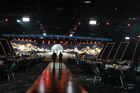 Filtran el fogoso encuentro íntimo entre dos famosos en los Premios Martín Fierro. Filtran el fogoso encuentro íntimo entre dos famosos en los Premios Martín Fierro.