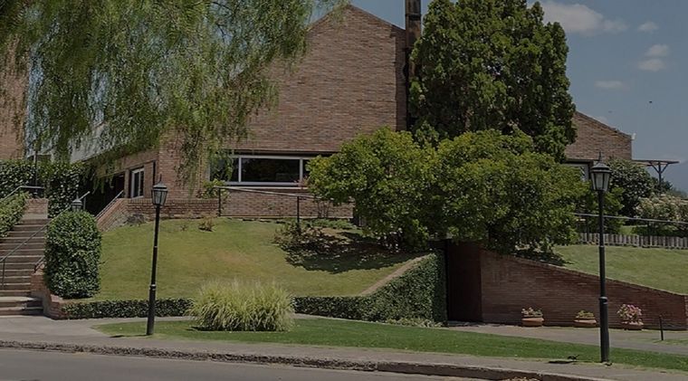 Delincuentes concretaron un robo millonario y balearon a un vecino en el Club de Campo Foto: clubdecampomendoza.com