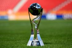 El trofeo de la Copa del Mundo Sub 20 de 2023 que quedó en manos de Uruguay (venció en la final a Italia). En esta ocasión, la Celeste ni siquiera clasificó al Mundial de Chile. Foto: FIFA