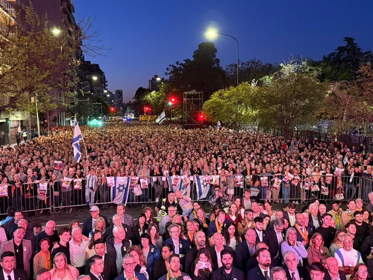 Miles de personas asistieron al acto por el reclamo de los secuestrados por Hamás