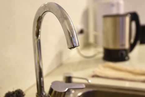 La empresa Aguas Mendocinas realiza tareas para restablecer el servicio en Godoy Cruz tras una falla en el bombeo. La empresa Aguas Mendocinas realiza tareas para restablecer el servicio en Godoy Cruz tras una falla en el bombeo.