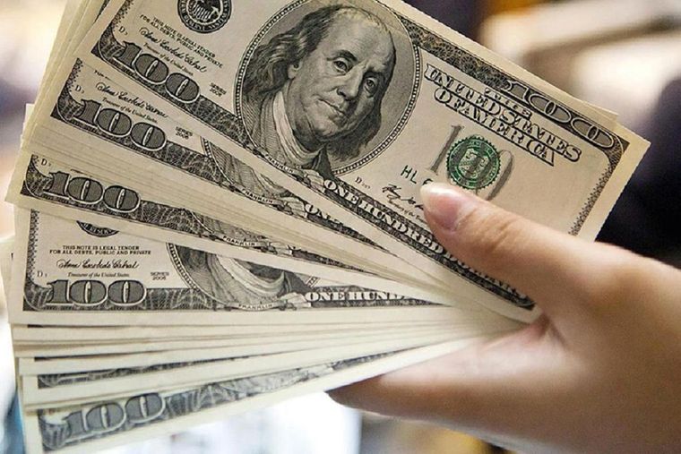 El dólar blue cotiza en $196 Foto: Pexels