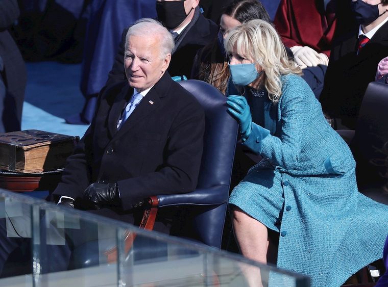 Joe Biden junto a la primera dama estadounidense, Jill Biden, en el acto de hoy. Foto: EFE