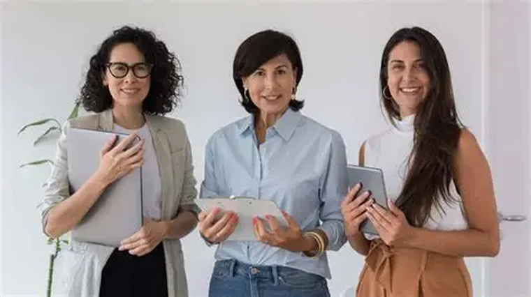 Cuando las mujeres logran ingresar a la industria, el acceso a los puestos de decisión continúa siendo un camino complejo. Cuando las mujeres logran ingresar a la industria, el acceso a los puestos de decisión continúa siendo un camino complejo.