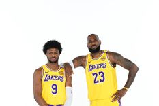 LeBron y Bronny James, los rostros que mejor definen la nueva temporada de NBA. Foto: NBA